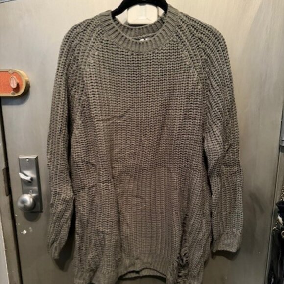 Grey Crew Neck distressed Sweater - NWOT - Picture 1 of 15